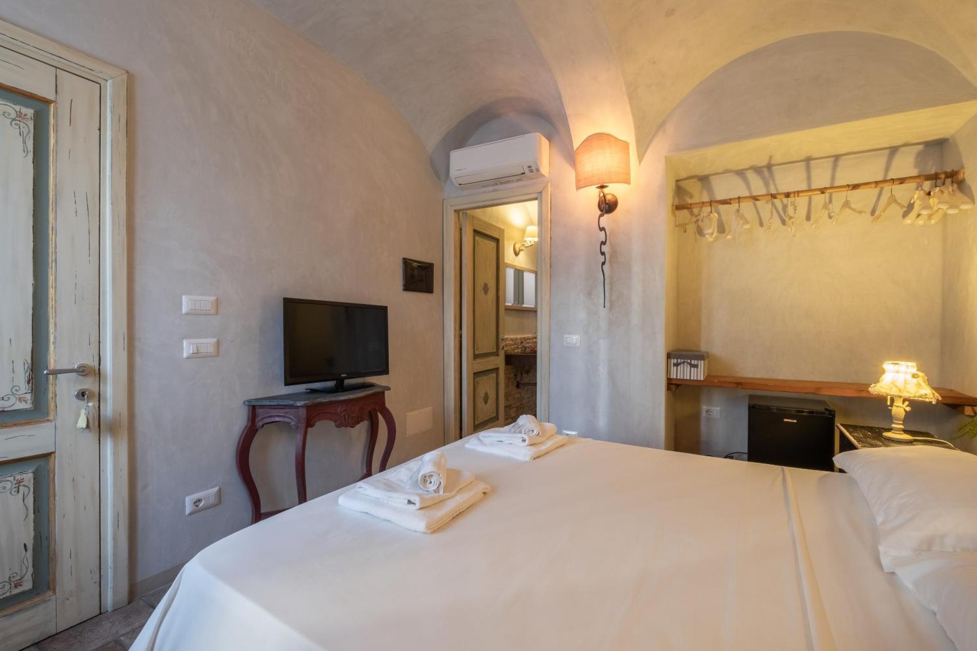 Dimoras Dimore Nel Cuore Di Olbia Exterior photo