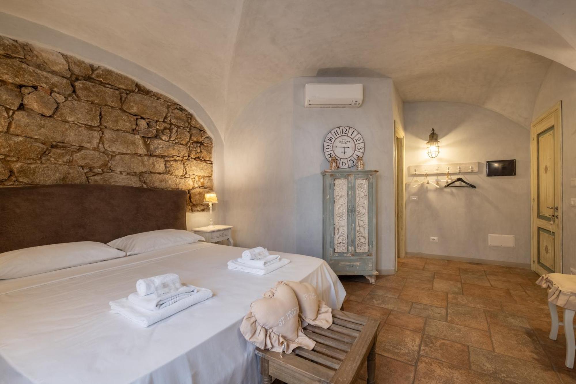 Dimoras Dimore Nel Cuore Di Olbia Exterior photo